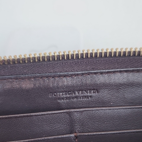 Bottega Veneta Round Long Wallet Intrecciato Dark Brown Leather Zippy Wallet! - Picture 9 of 16
